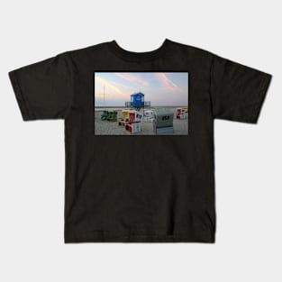 Main bath on the beach of Langeoog Kids T-Shirt